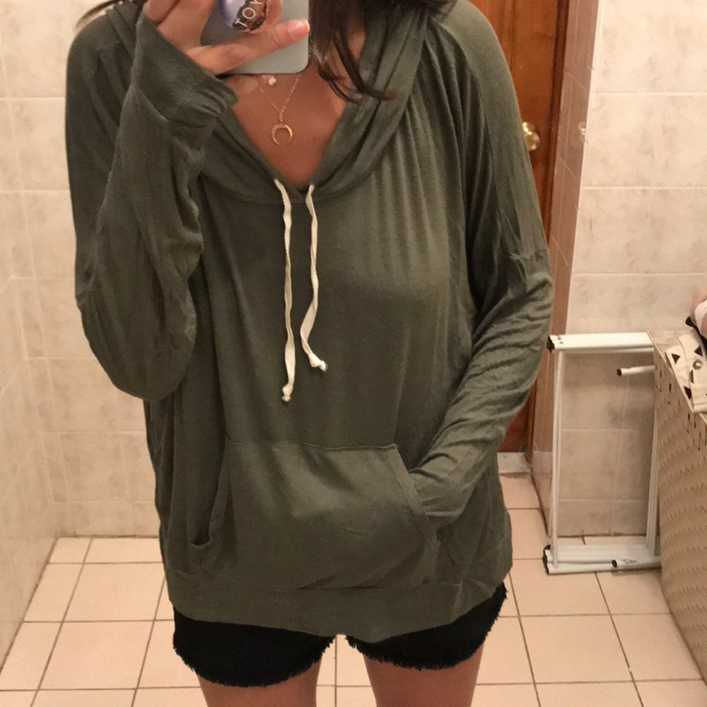 🌀Brandy Melville Green hoodie sweater 🌀